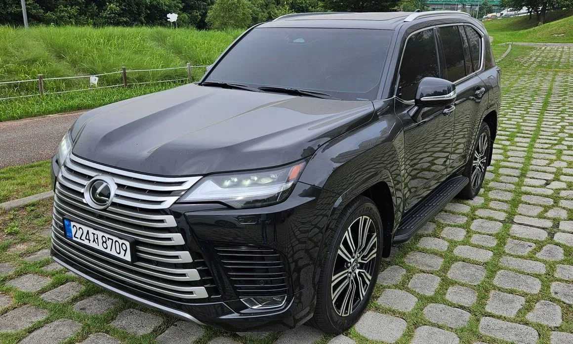 Lexus LX — фото 1