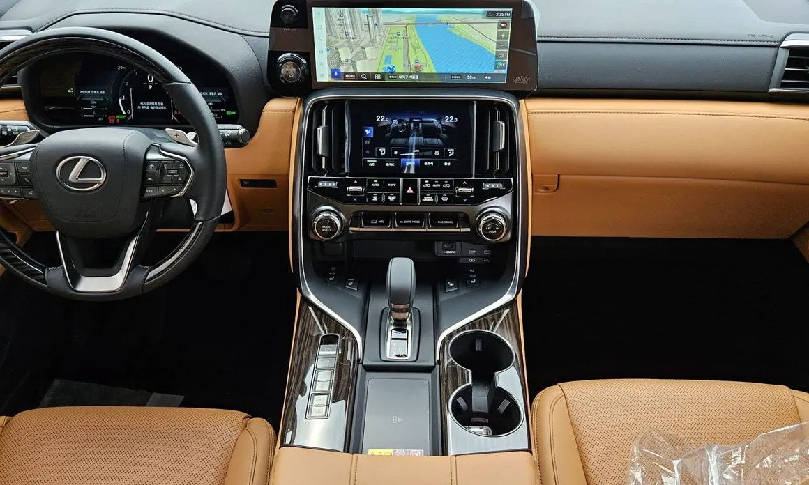 Lexus LX — фото 9