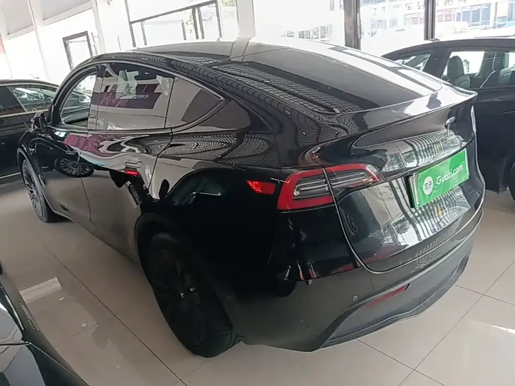 Tesla Model Y — фото 4