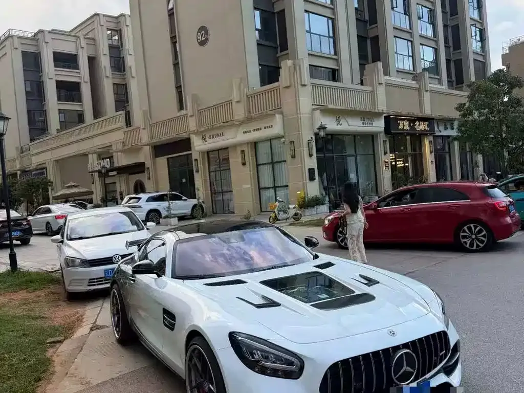 Mercedes-Benz AMG GT — фото 1