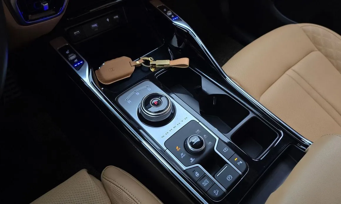 Kia Sorento — фото 7