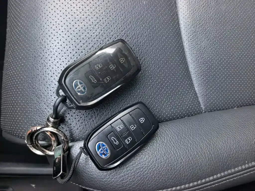 Toyota Granvia — фото 9