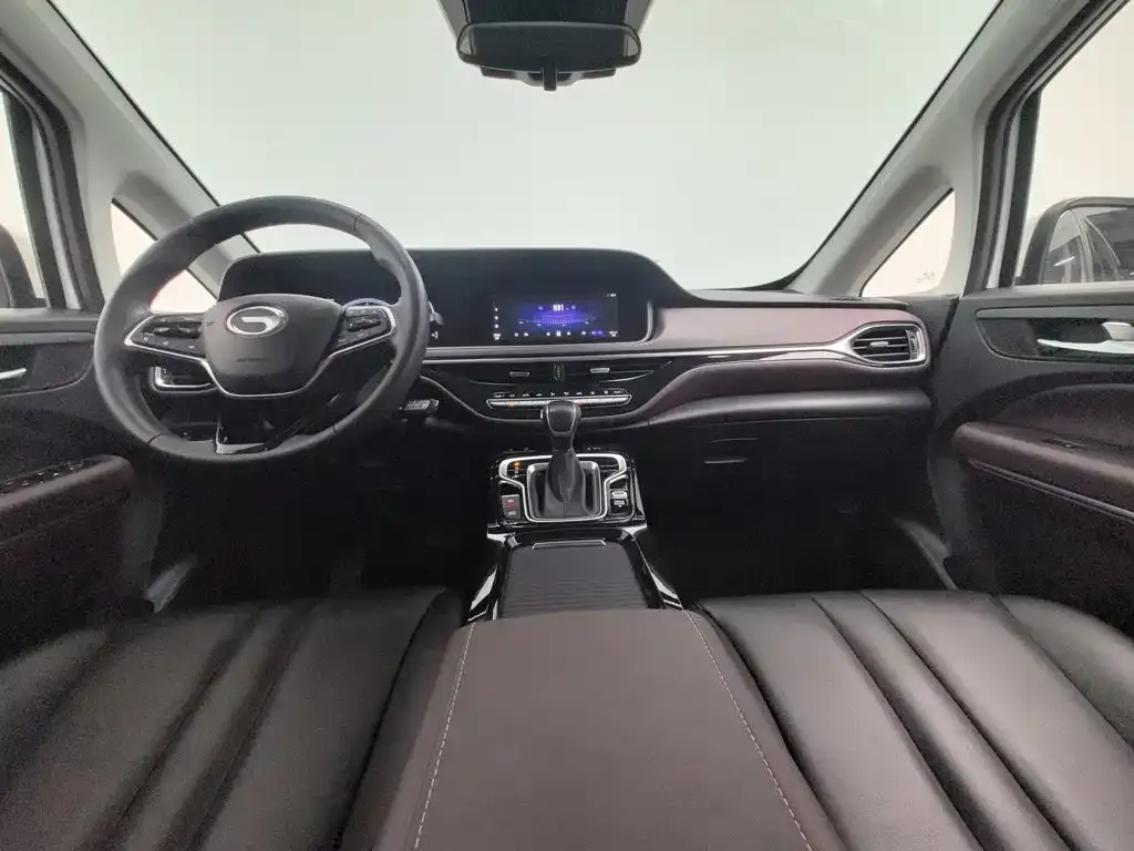GAC Motor Trumpchi M6 — фото 9