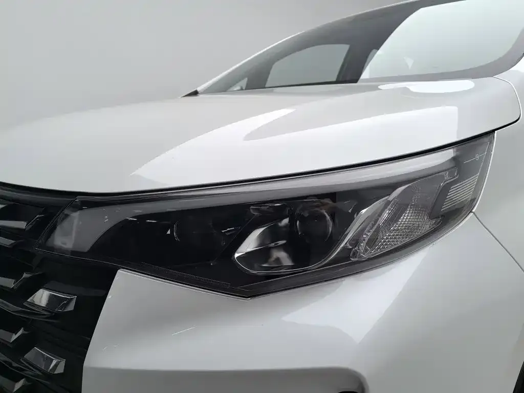 GAC Motor Trumpchi M6 — фото 2