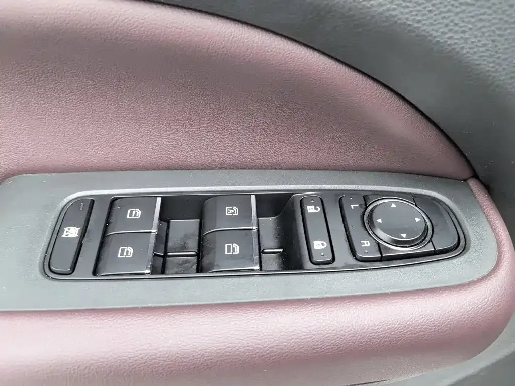 GAC Motor Trumpchi M6 — фото 6