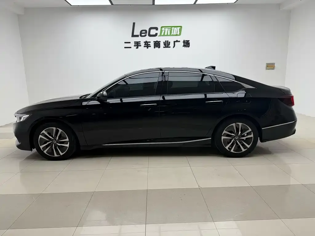 Honda Accord — фото 3