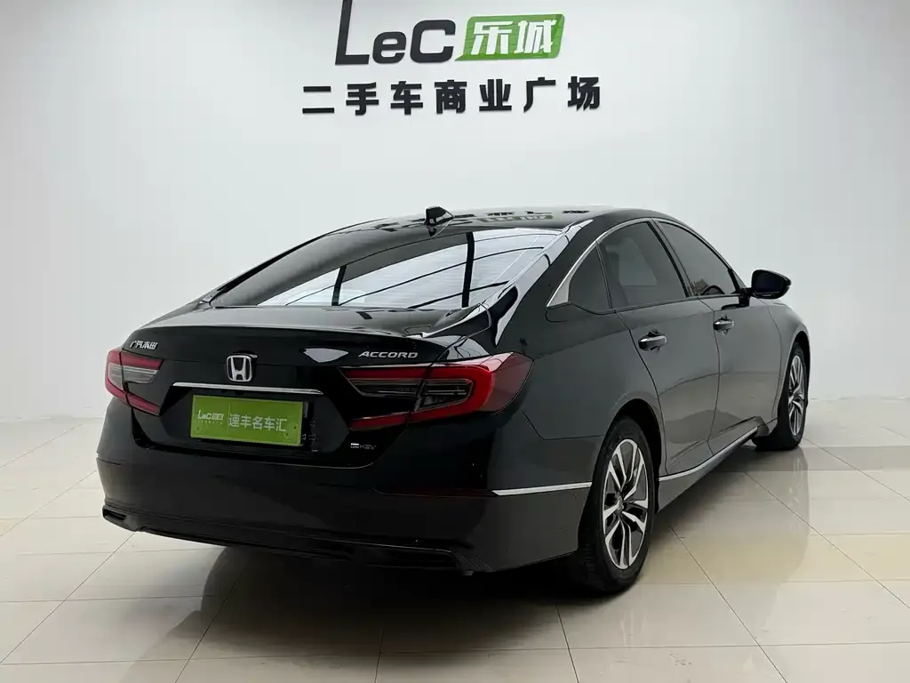 Honda Accord — фото 6