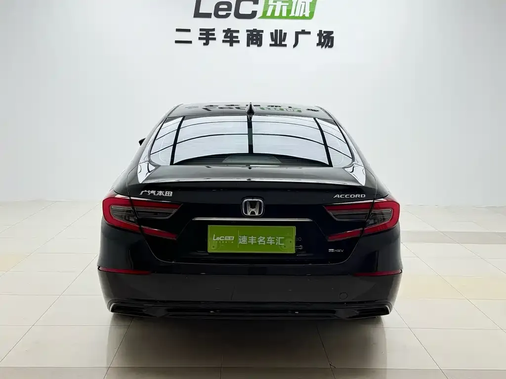 Honda Accord — фото 4