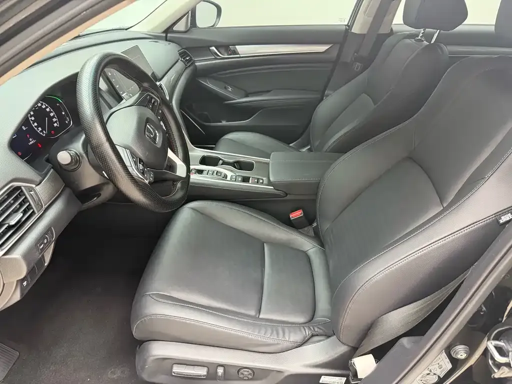 Honda Accord — фото 9