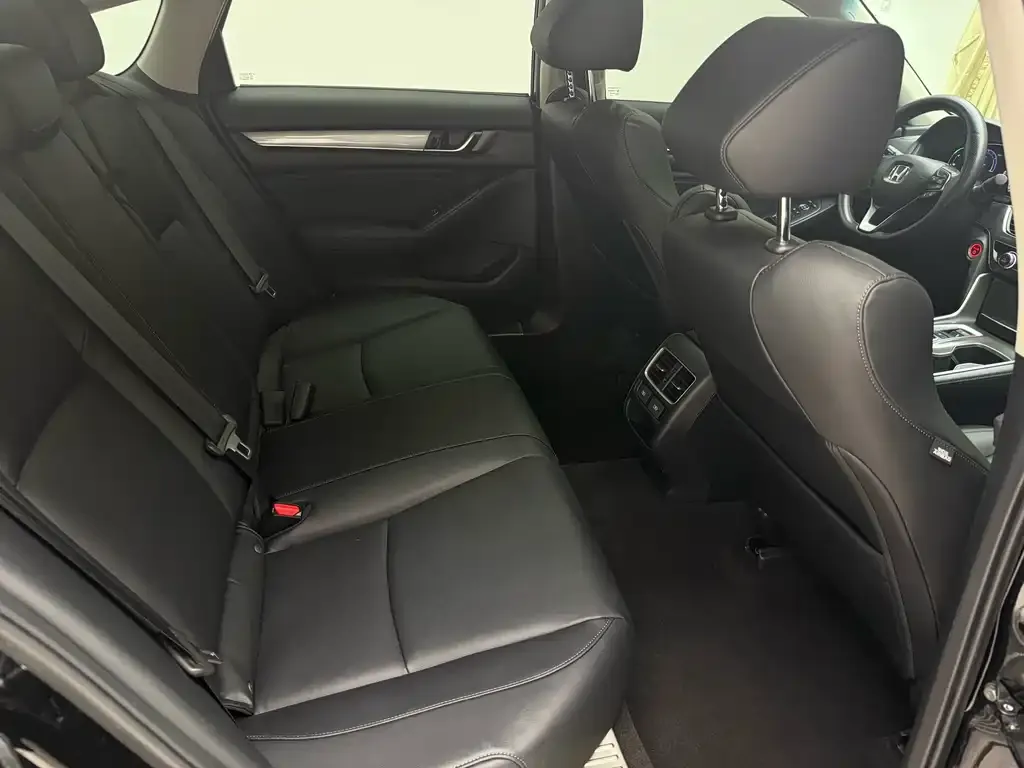 Honda Accord — фото 2