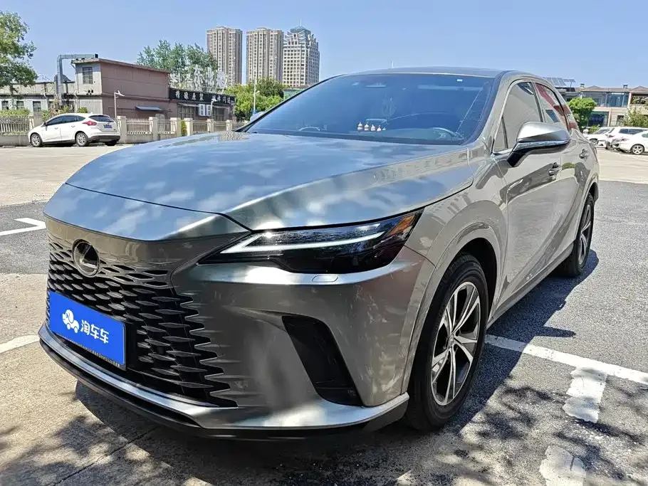 Lexus RX — фото 1