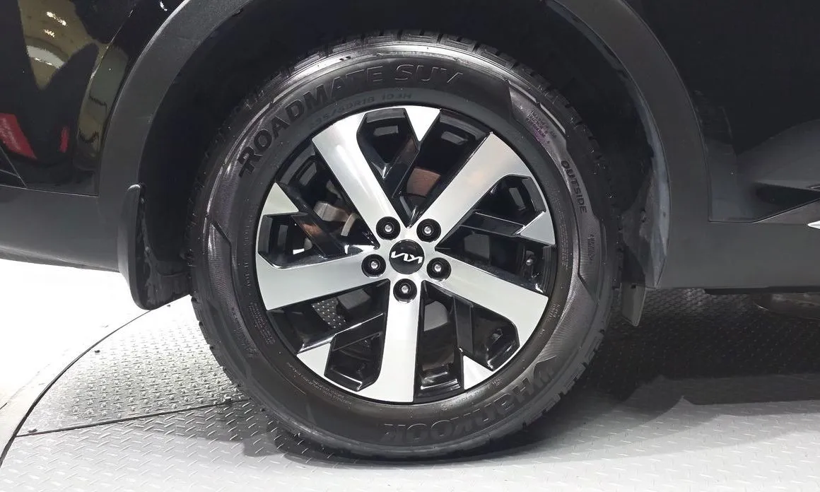 Kia Sorento — фото 10