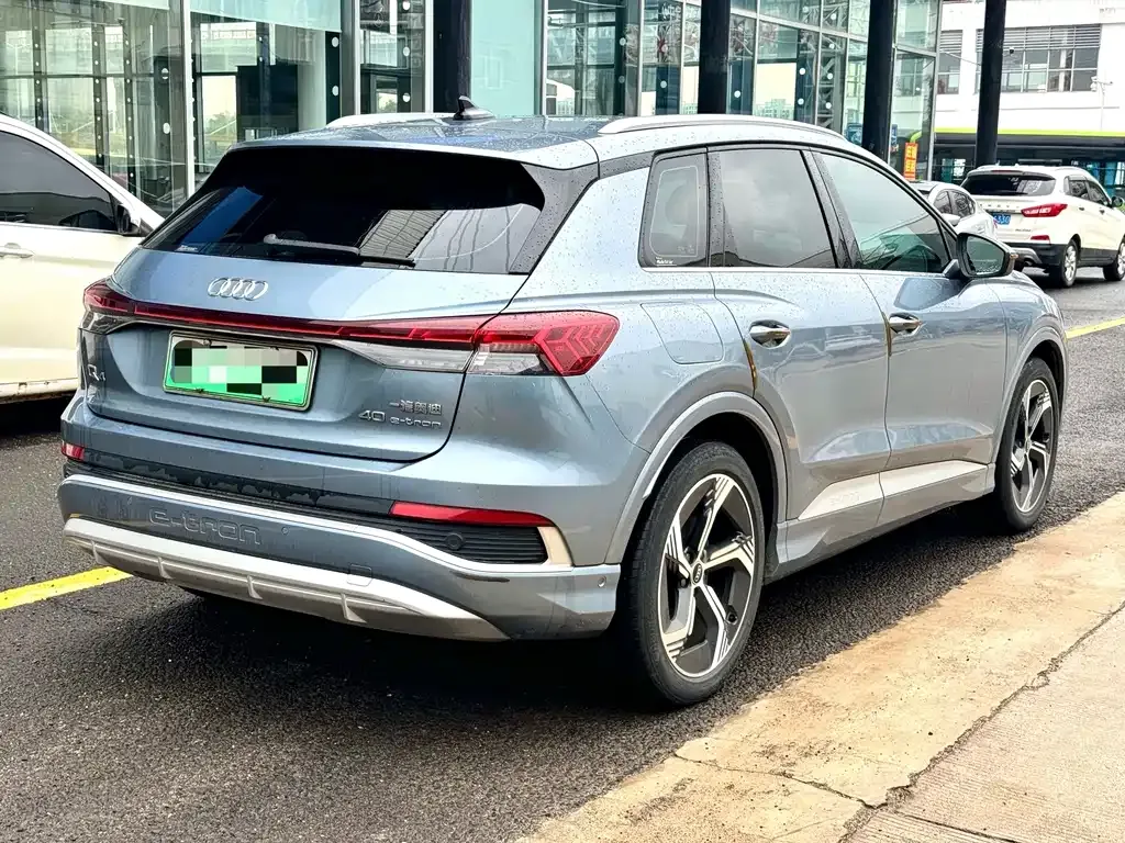 Audi Q4 e-tron — фото 6