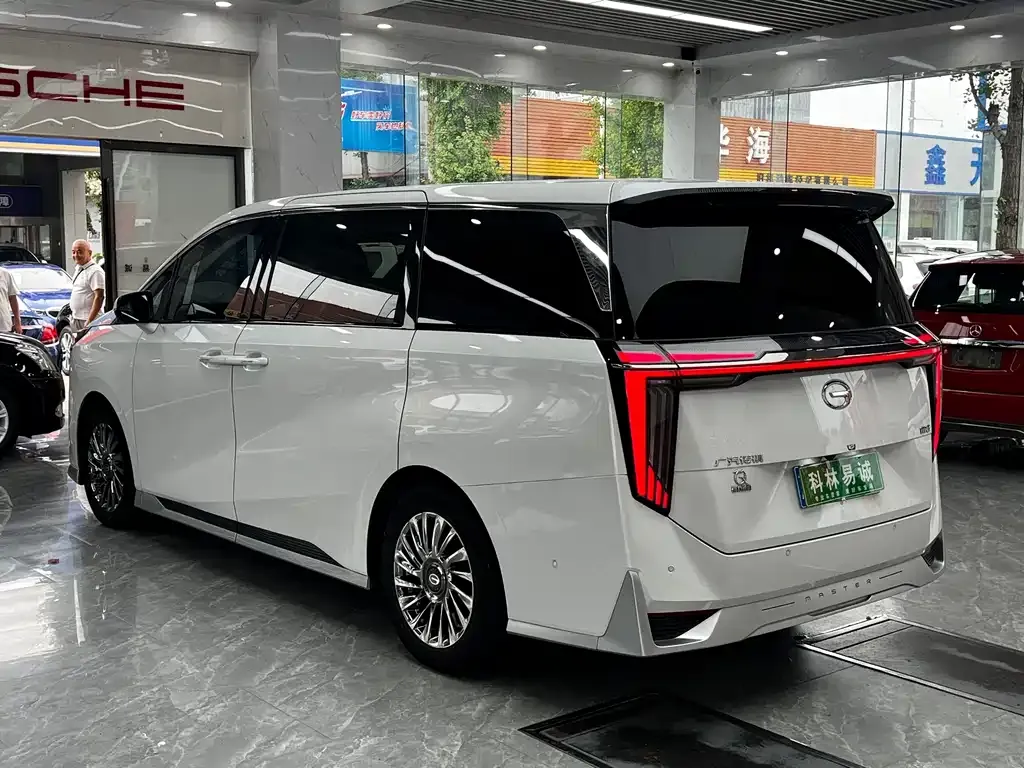 GAC Motor Trumpchi M8 — фото 4