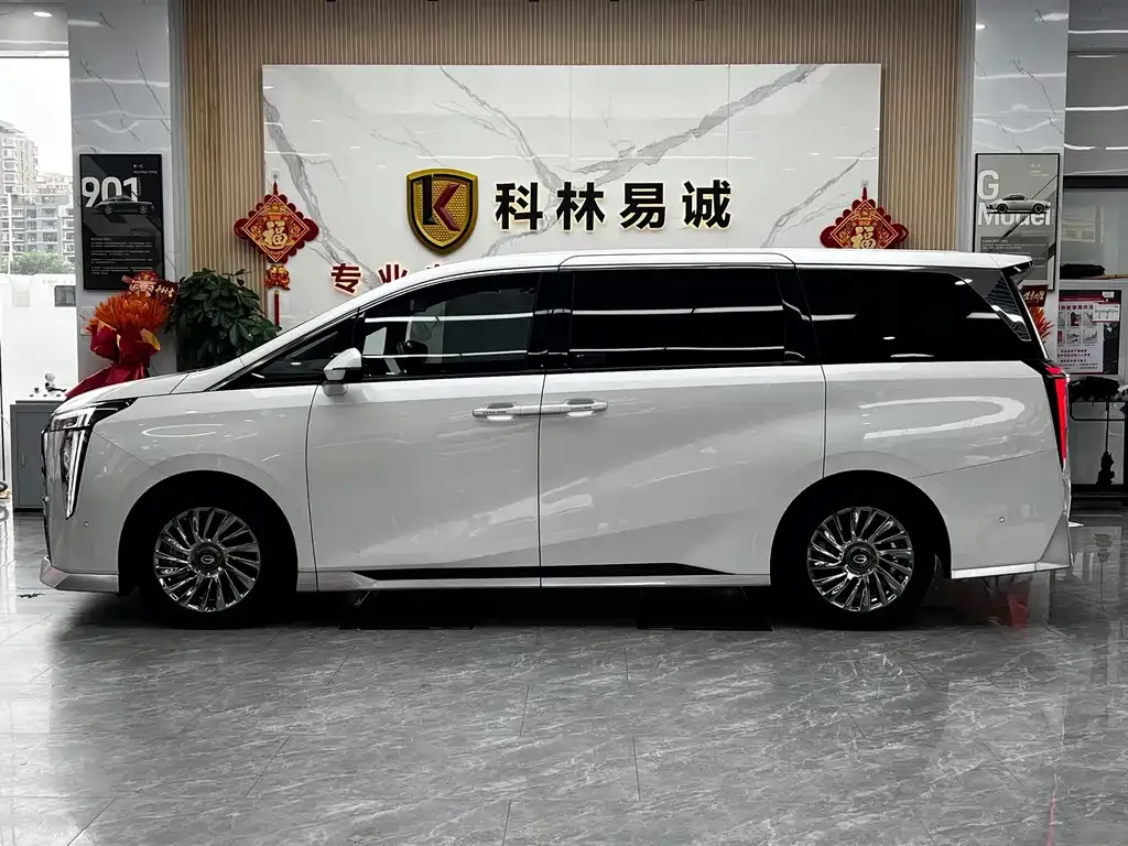 GAC Motor Trumpchi M8 — фото 8