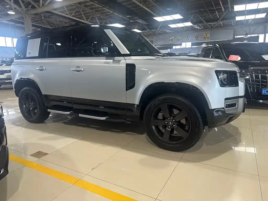 Land Rover Defender — фото 10
