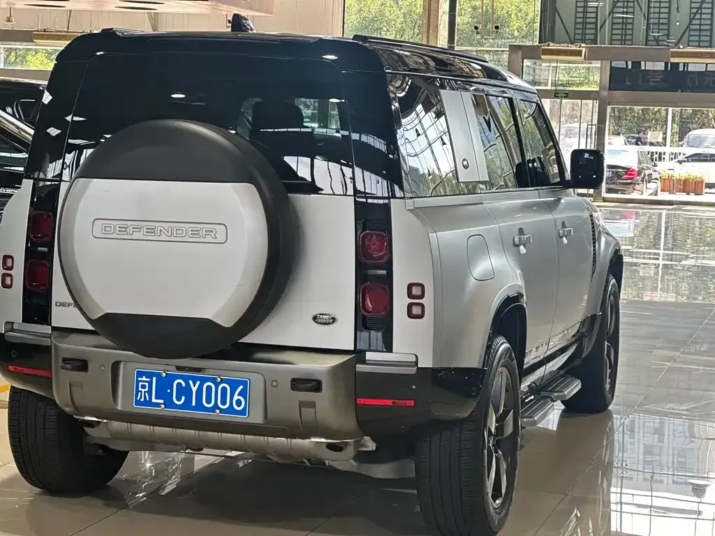 Land Rover Defender — фото 2