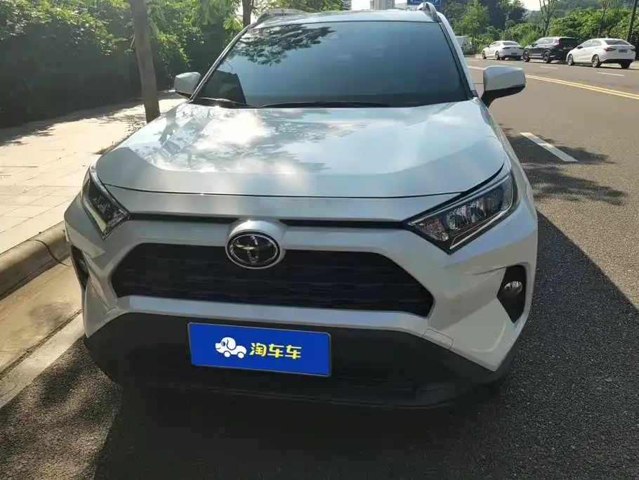 Toyota RAV4 — фото 4