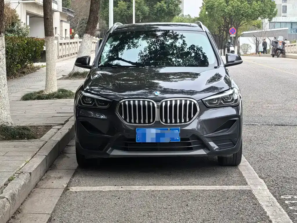 BMW X1 — фото 9