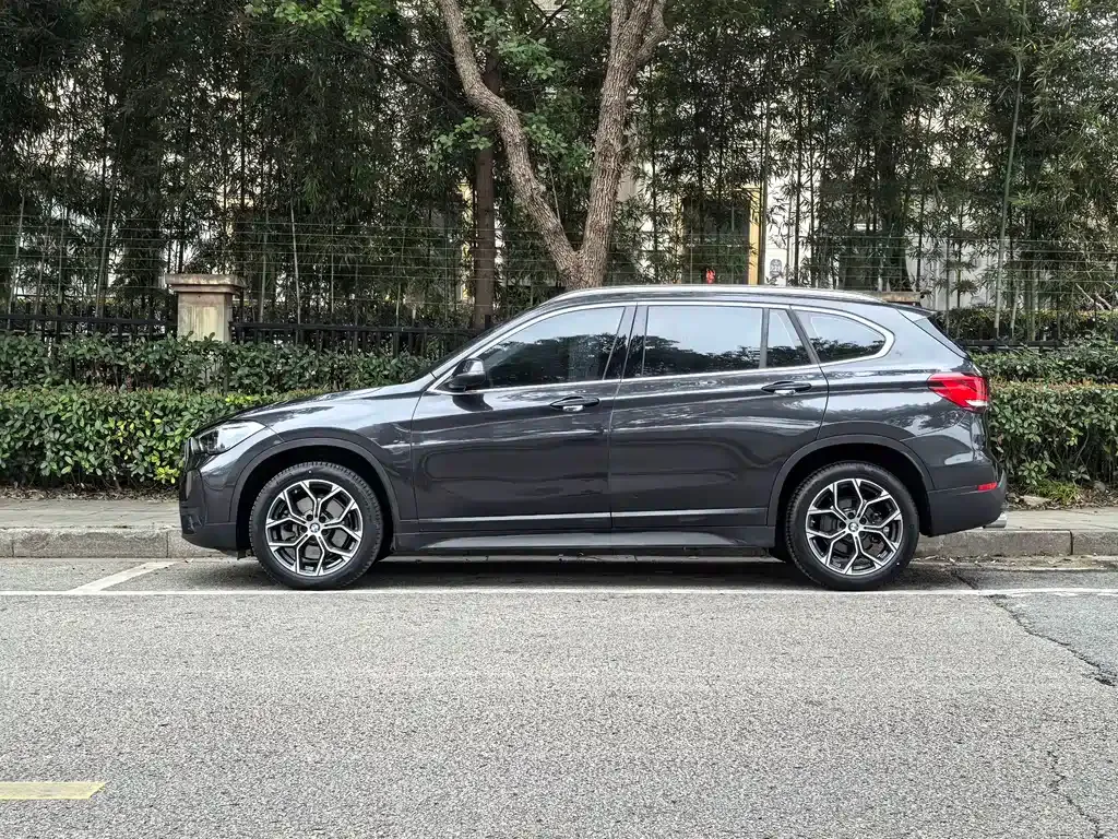 BMW X1 — фото 10