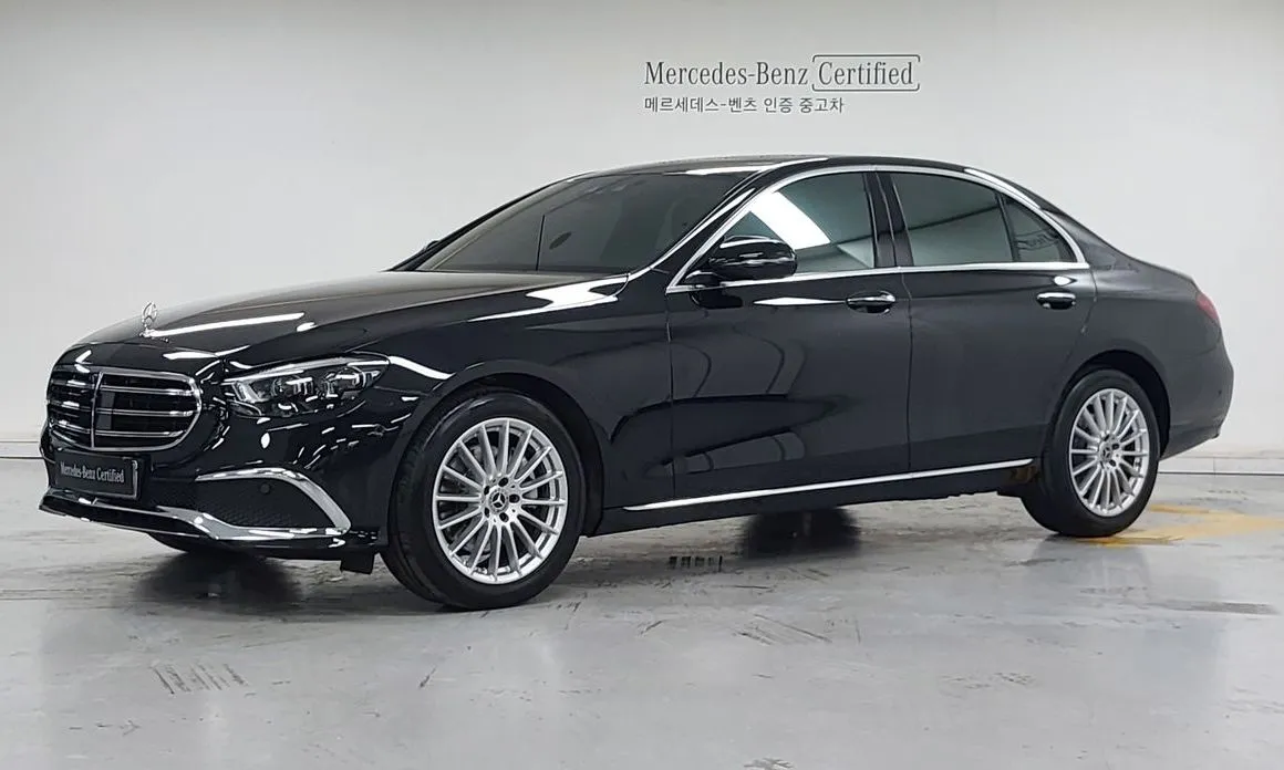 Mercedes-Benz E-Class — фото 1