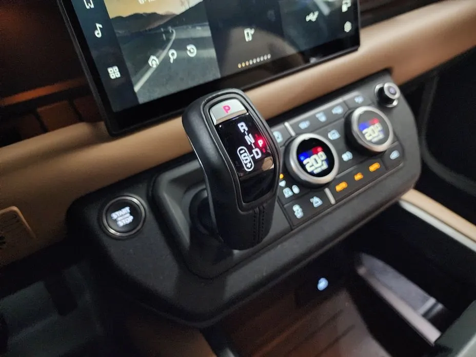 Land Rover Defender — фото 10