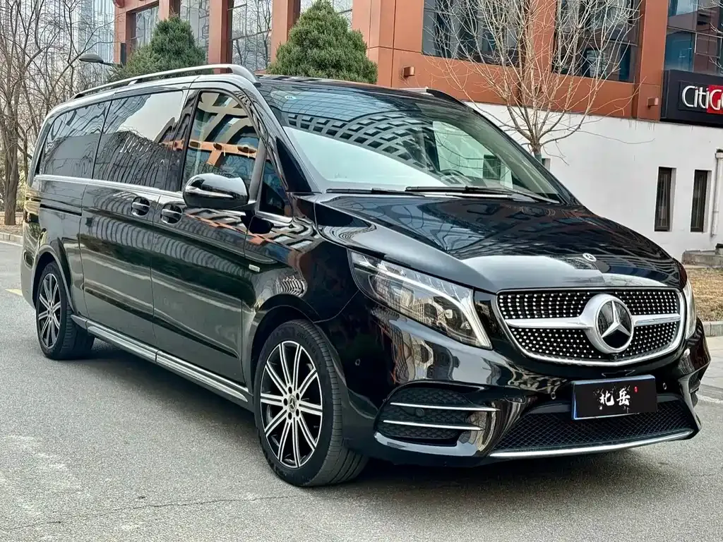 Mercedes-Benz V-Class — фото 10