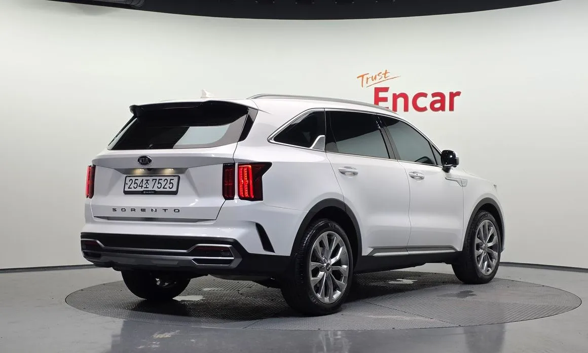 Kia Sorento — фото 10