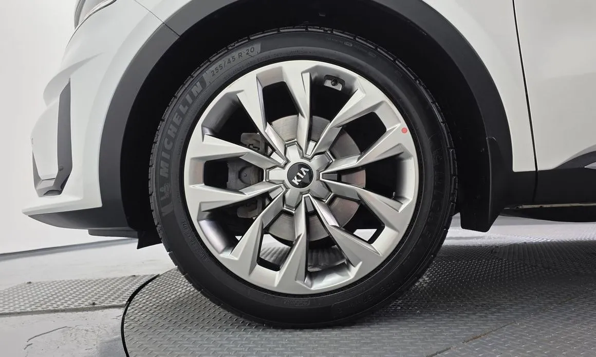 Kia Sorento — фото 7