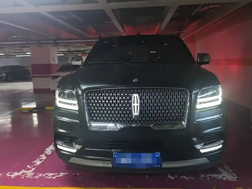Lincoln Navigator — фото 1