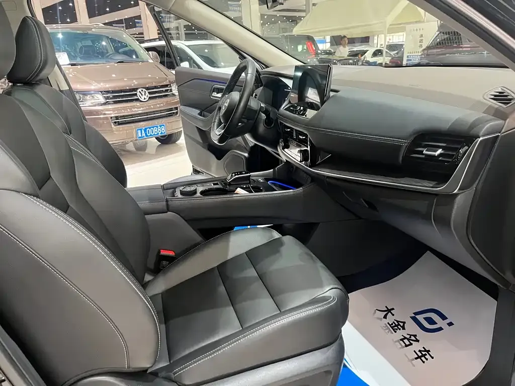 Nissan X-Trail — фото 10