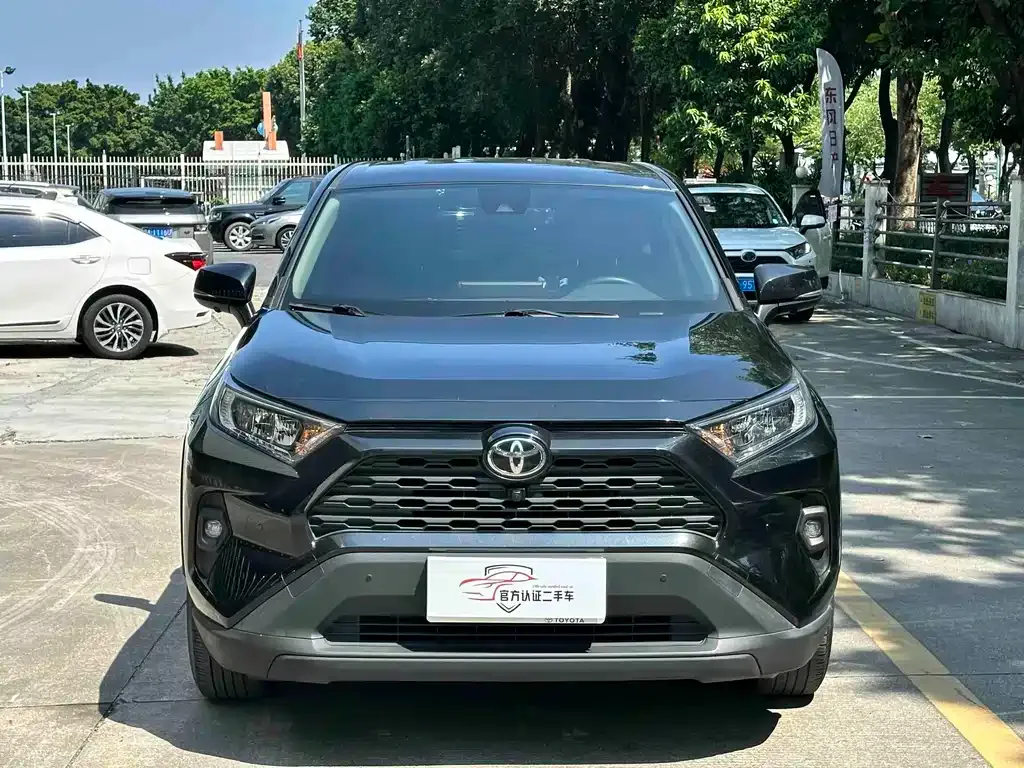Toyota RAV4 — фото 2