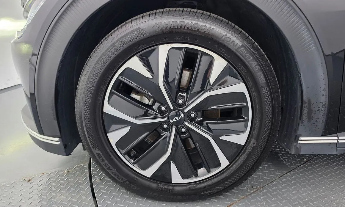 Kia EV6 — фото 8