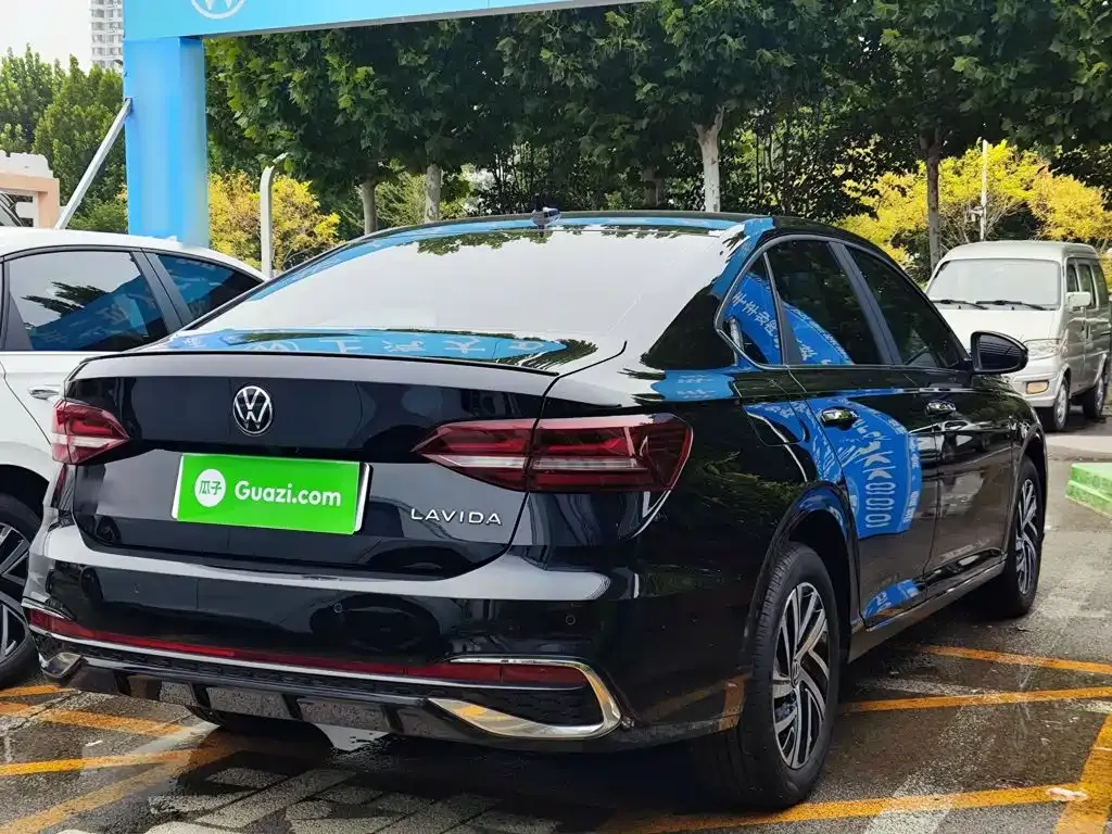 Volkswagen Lavida — фото 9