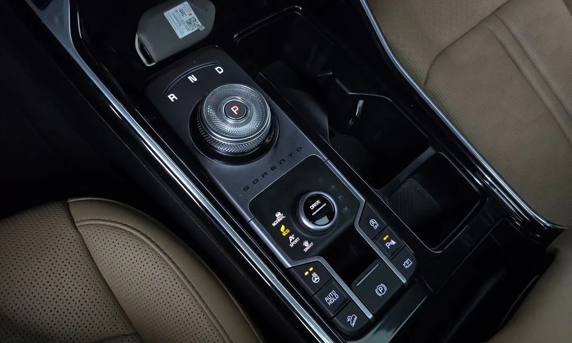 Kia Sorento — фото 7