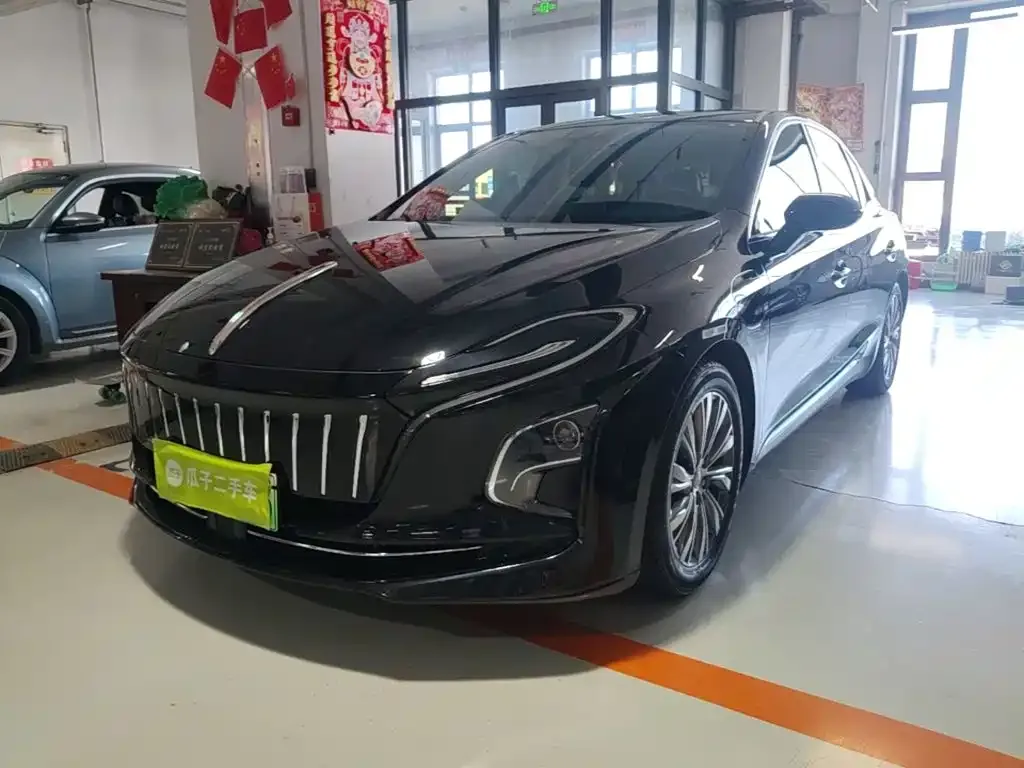 Hongqi E-QM5 — фото 10