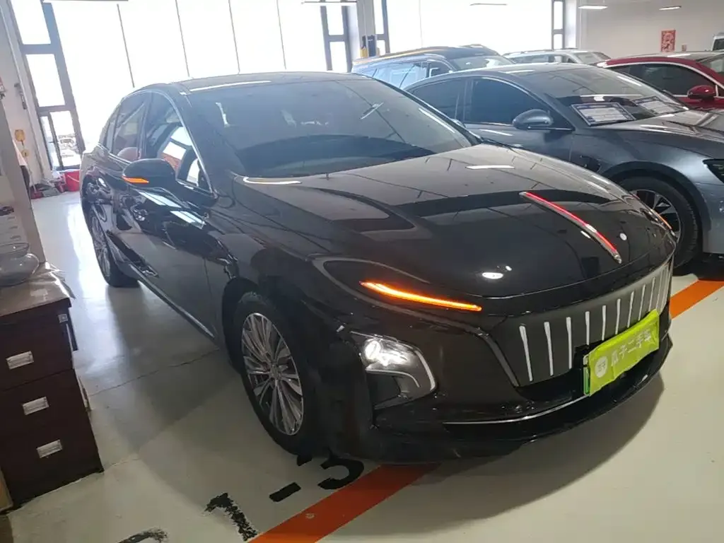 Hongqi E-QM5 — фото 8