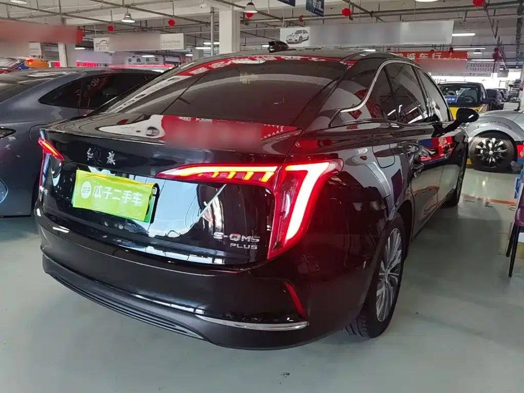 Hongqi E-QM5 — фото 3