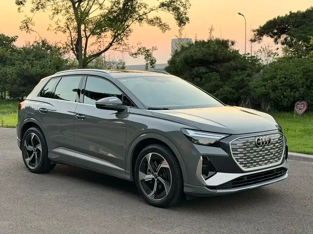 Audi Q4 e-tron — фото 6