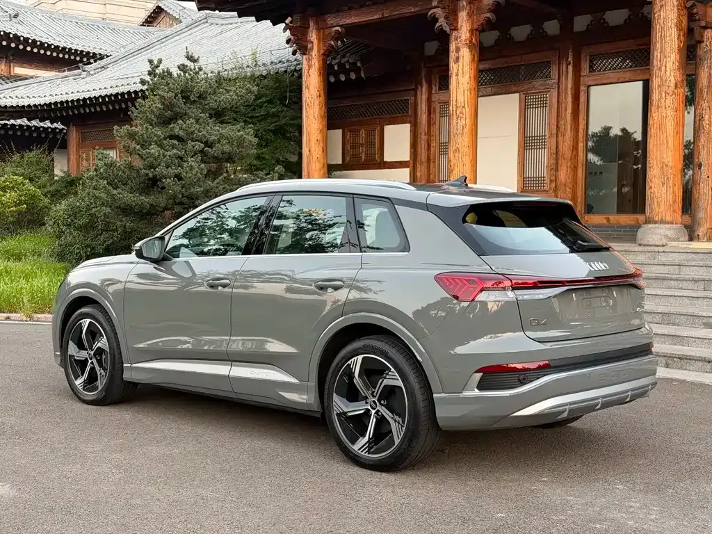 Audi Q4 e-tron — фото 4