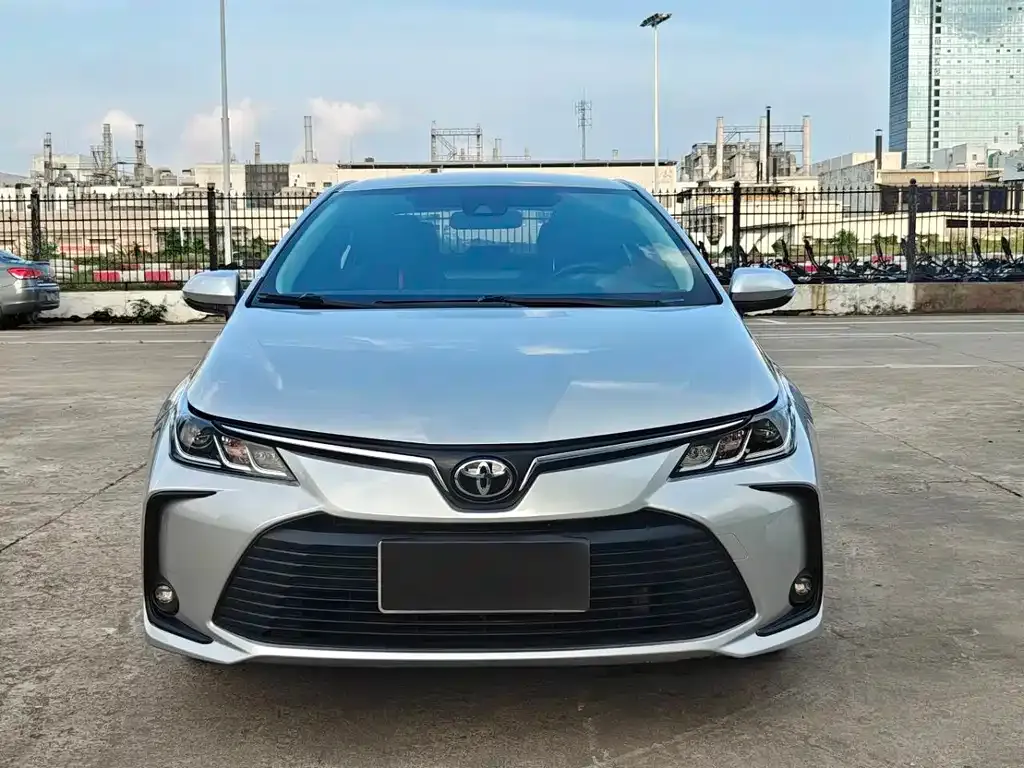 Toyota Corolla — фото 7