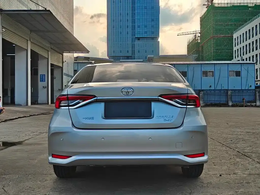 Toyota Corolla — фото 10