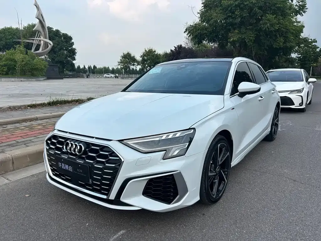 Audi A3 — фото 1
