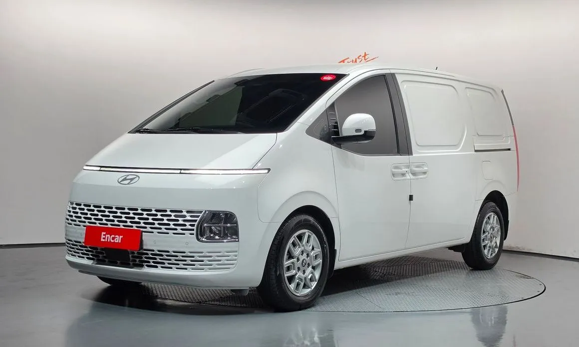 Hyundai Staria — фото 1