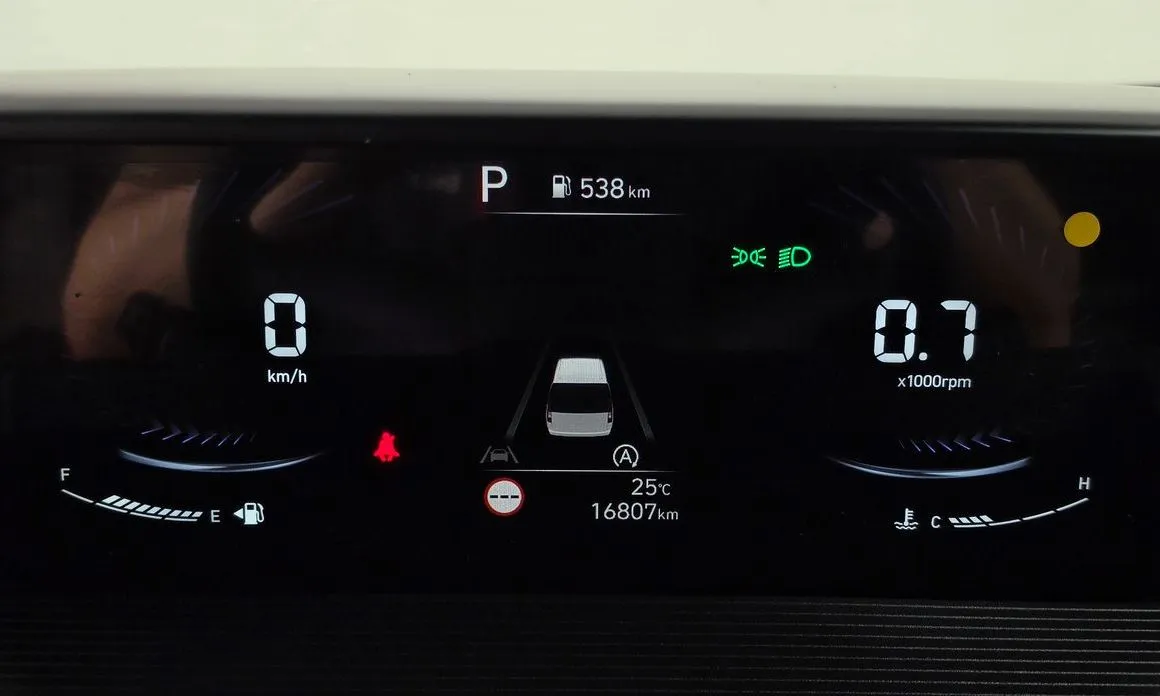 Hyundai Staria — фото 2