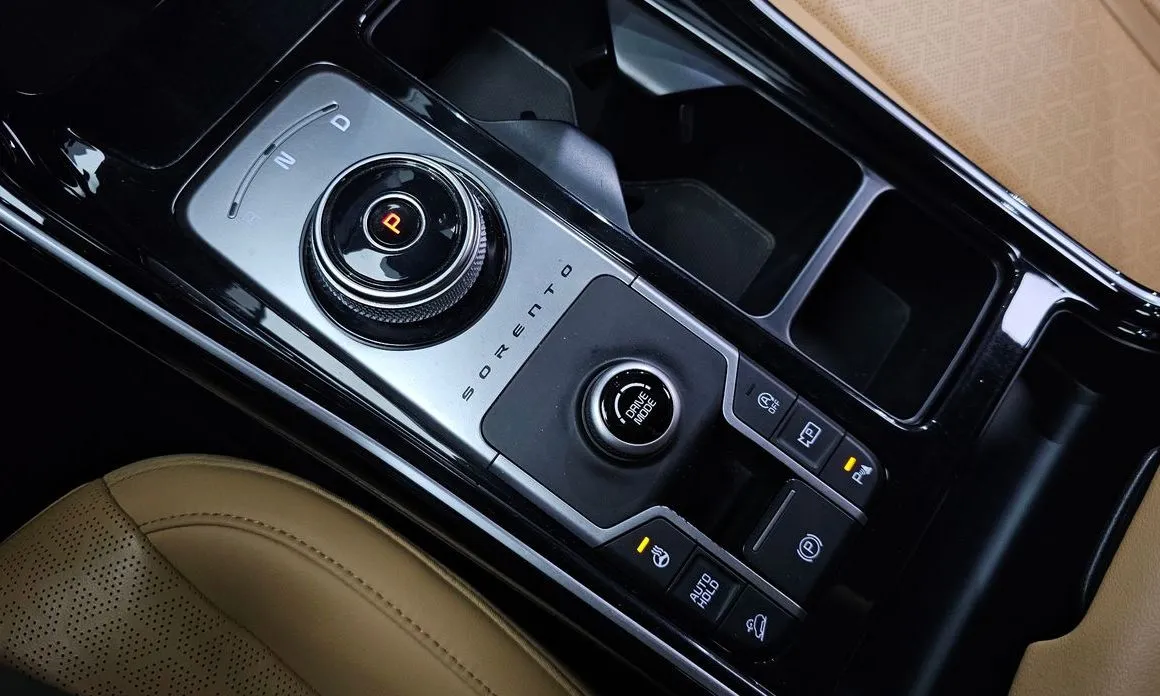 Kia Sorento — фото 7