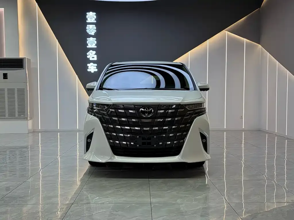 Toyota Alphard — фото 3