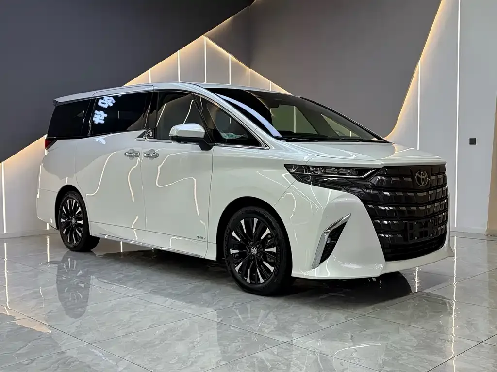 Toyota Alphard — фото 2