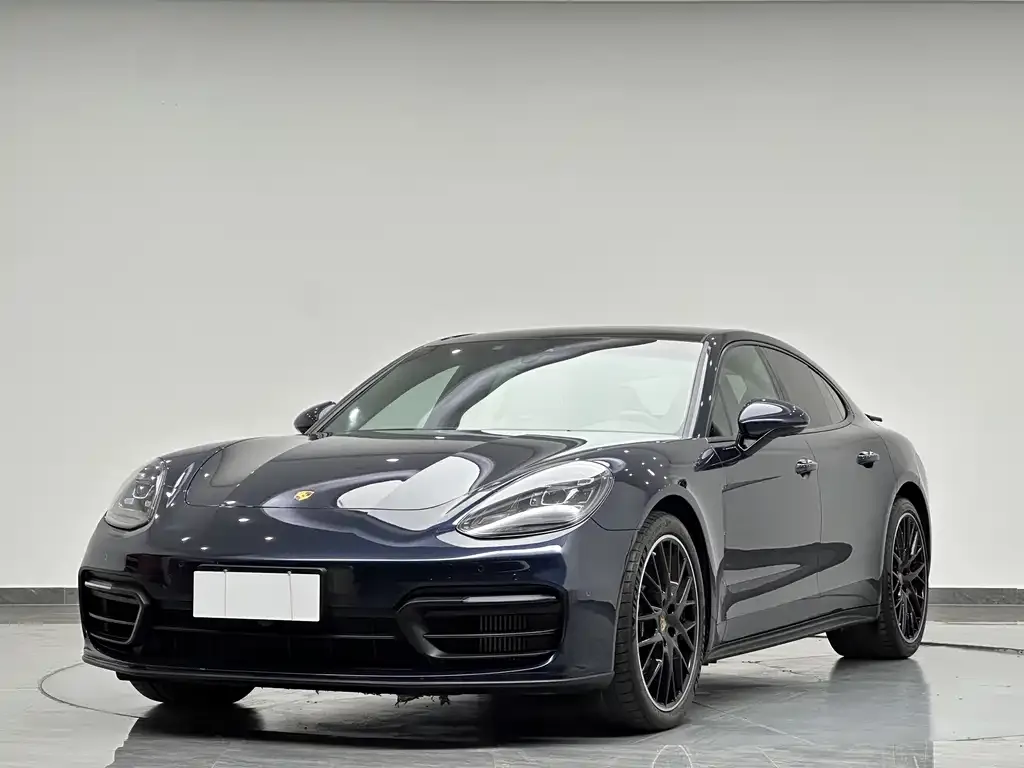 Porsche Panamera — фото 1