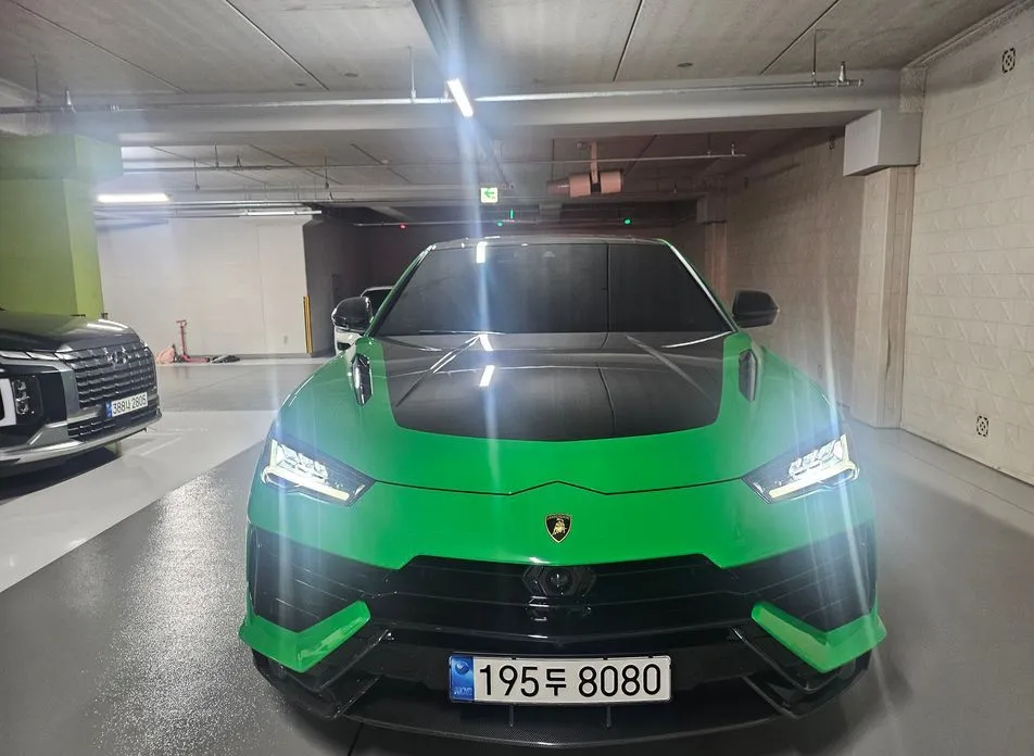 Lamborghini Urus — фото 1